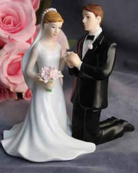 Фігурка молодого та нареченої на весільний торт 1064