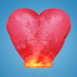 Небесний ліхтарик червоний у формі серця