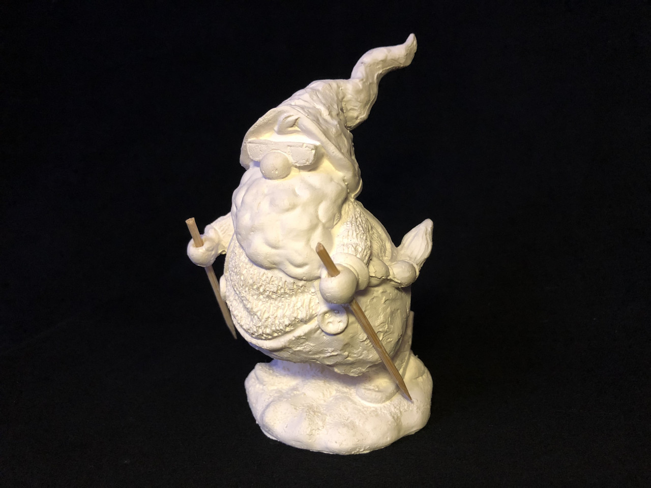 Гіпсова фігурка для розфарбовування "ГНОМ НА ЛИЖАХ" ГЛ-129 з фарбами та пензлем