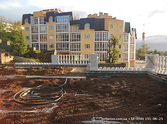 При производстве бетонных балясин и балюстрад мы всегда стремимся к тому , чтобы качество и цена соответствовали друг другу. Гарантированный срок службы наших изделий более 25 лет. Наши балясины и балюстрады обладают высокой прочностью и плотностью.