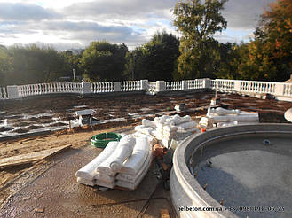 Благодаря своей технологии мрамор из бетона, после установки балюстрада не требует каких-либо дополнительных обработок, таких как покраска или шпаклевка. Материал изделий обладает равномерной текстурой и подходит для разных климатических условий.