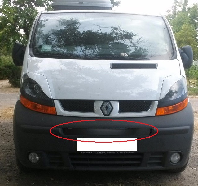 Зимняя накладка на решетку радиатора (глянцевая) Opel Vivaro/Renault Trafic 2001-2006 (средняя) (рено трафик) - фото 1 - id-p182547747