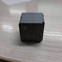 Реле 4- контактне 70А GM 13500120