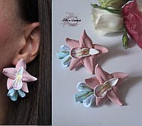 Серьги цветы из полимерной глины ""Коралловые орхидеи с голубыми розами"
