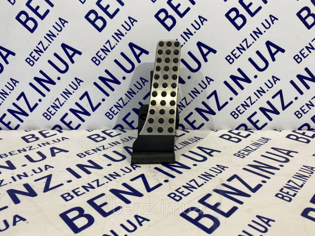 Педаль газу Mercedes C207, A207 A2043000204