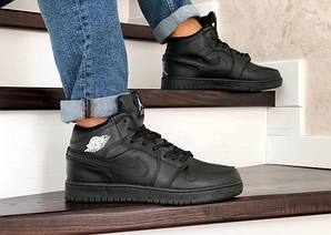Зимові кросівки Jordan 1 Retro Winter Triple Black