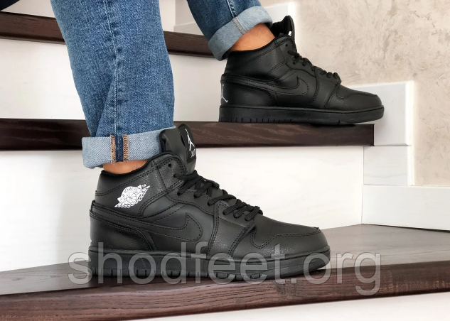 Зимові кросівки Jordan 1 Retro Winter Triple Black