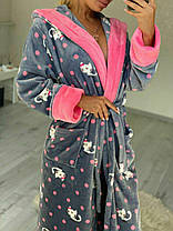 Довгий теплий жіночий домашній махровий халат із котами, фото 3