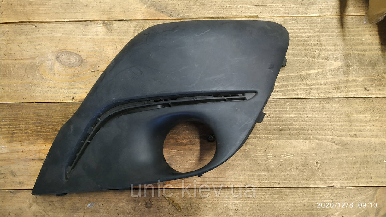 Накладка втф Пежо 107 рестайл 12-14 (521280H020) нова