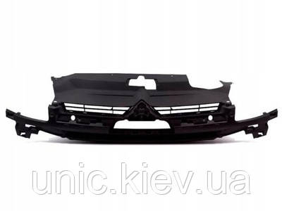 Решітка радіатора Citroen C4