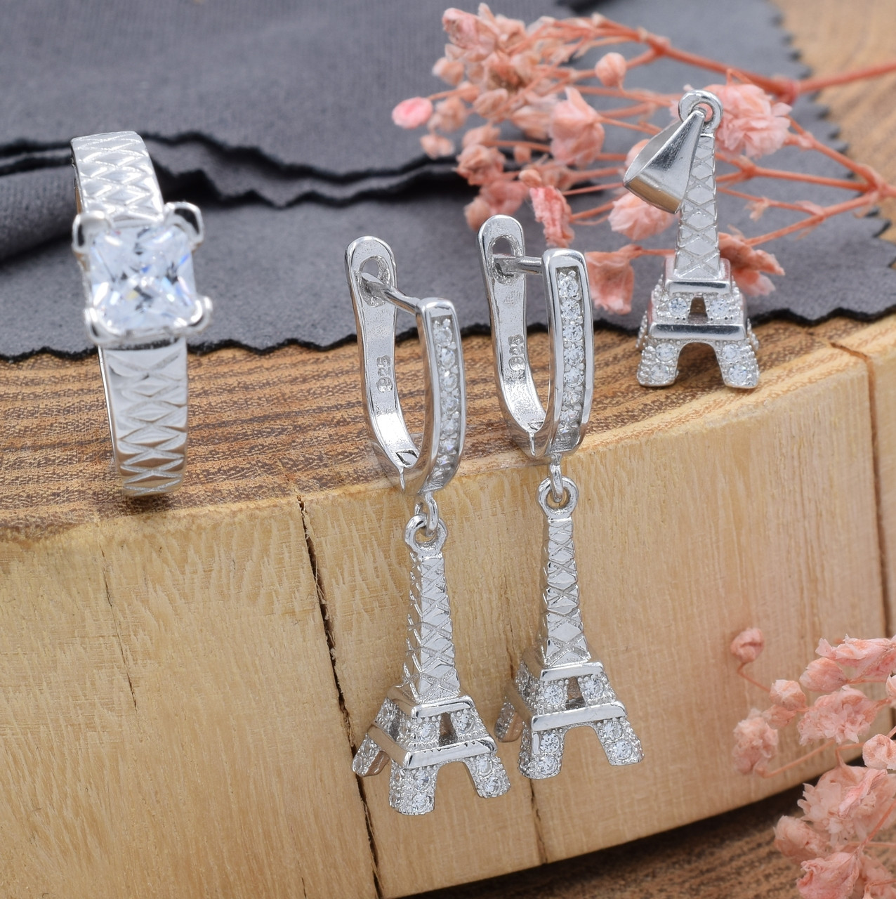 Срібний набір Каблучка розмір 18 + сережки 32х7 мм + кулон 25х7 мм вставка білі фіаніти вага 10.6 г, фото 1