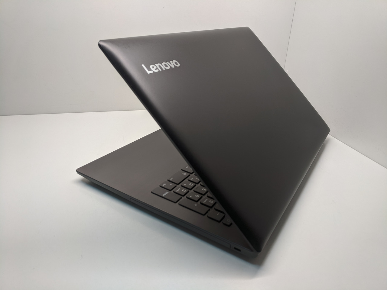 Ноутбук Lenovo Ideapad 330-15IKB\ Core i7 \ RAM 8 GB