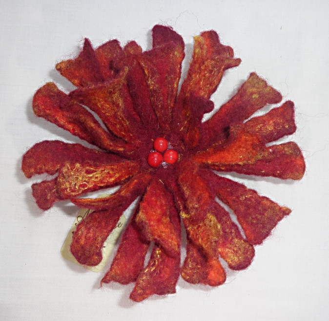 Повстяна брошка квітка ручної роботи колір бордо "Осіння Хризантема"