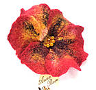 Повстяна брошка квітка ручної роботи "Червоні Анютіни Очки", фото 3
