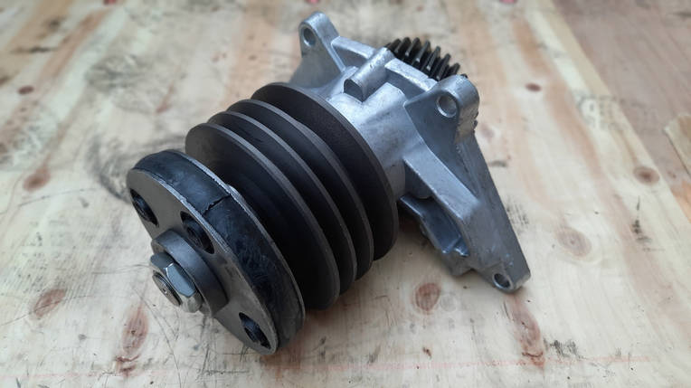 236НЕ-1308011-Е Привід насоса водяного 3х струмковий (вентилятор) (під 6 болтів) (236130801), фото 1