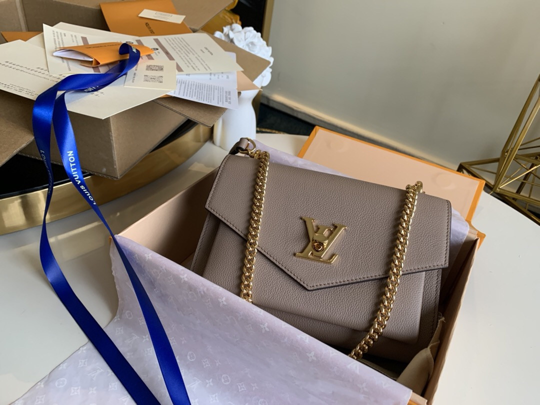 Сумка від Louis Vuitton