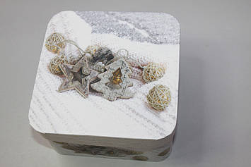 Подарункова коробочка для новорічних подарунків з малюнком квадратна 14.5 см