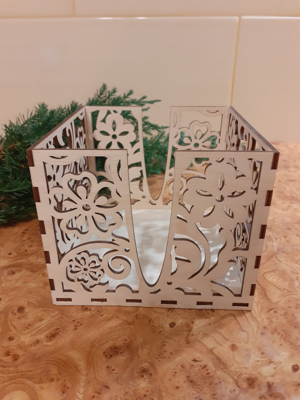 Серветниця дерев'яна.