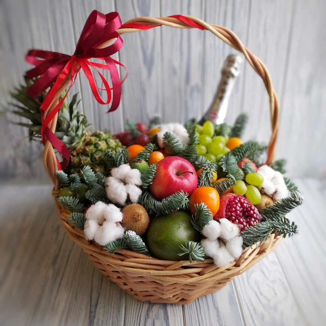 Фруктовий кошик «Зимовий": продаж, ціна у Києві. Композиції з цукерок, фруктів, овочів, чаю від «Liliya Flowers» - 1312331550