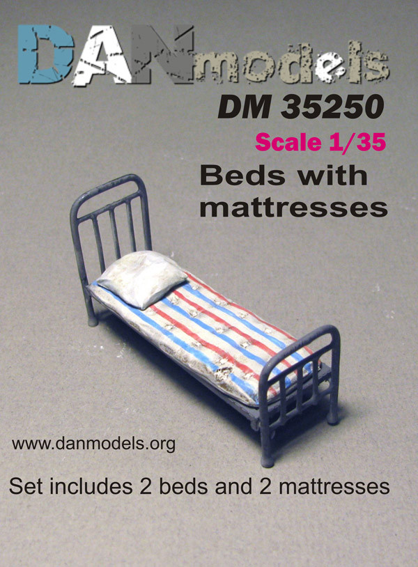 Збірна модель. Армійська ліжко з матрацом та подушкою, 2шт. 1/35 DANMODELS DM35250