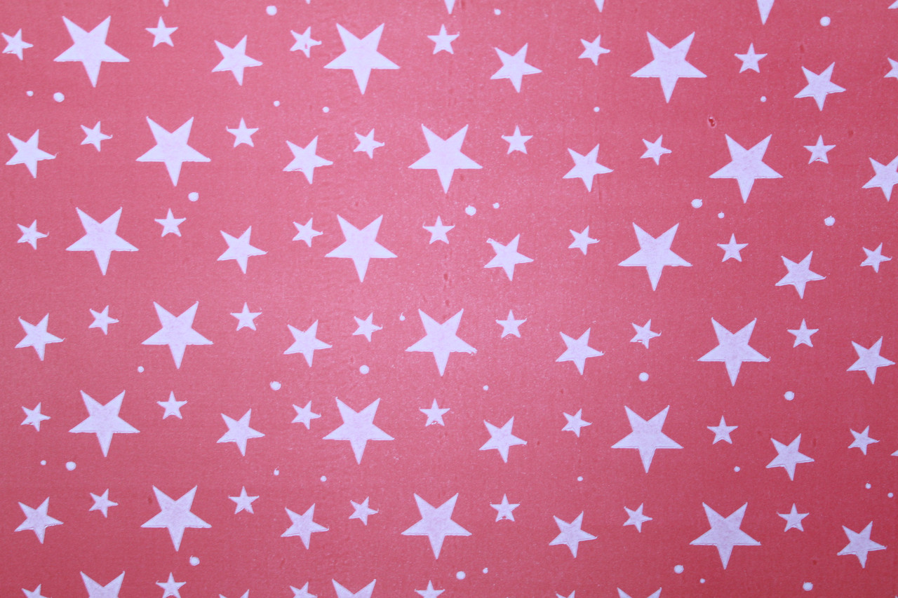 Подарунковий папір з новорічним малюнком зірки червона 1м, фото 1