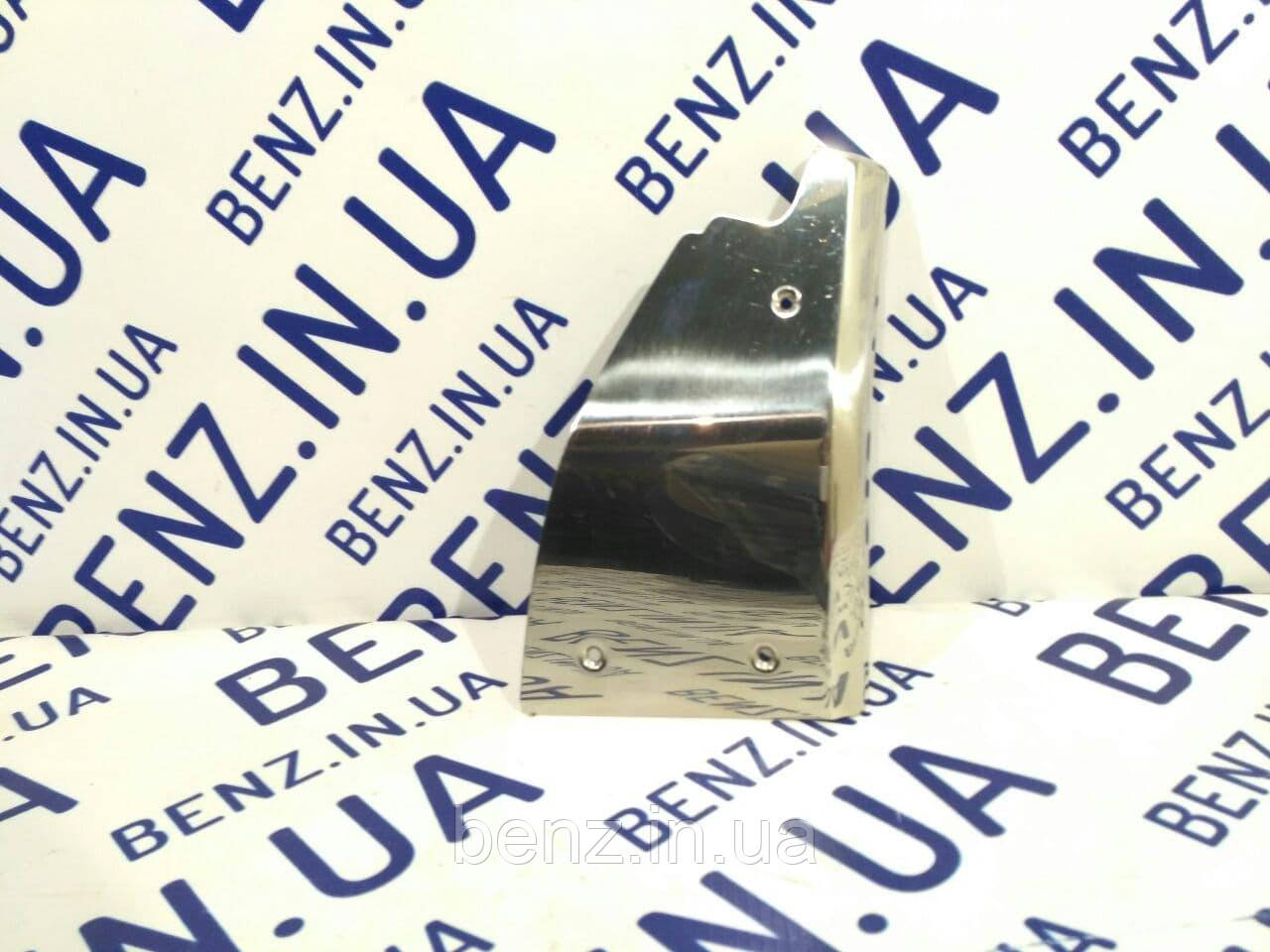Декоративна накладка лівих дверей Mercedes C207, W207, A207 A2077220128