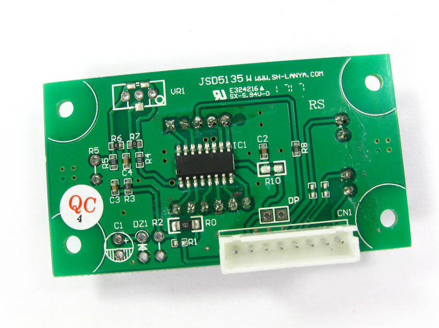 V6 DVD7点 2788706341_w1280_h640_displej-