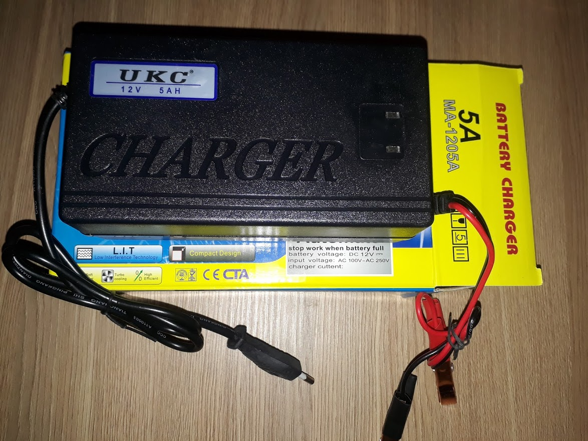 Зарядний пристрій для акумулятора UKC MA-1205A BATTERY CHARDER 5A