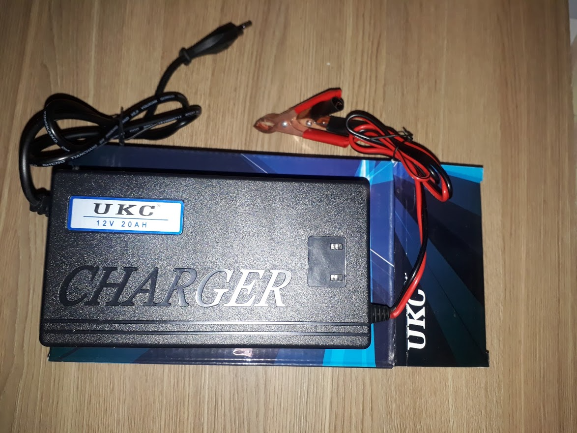 Зарядний пристрій для акумулятора UKC MA-1205 BATTERY CHARDER