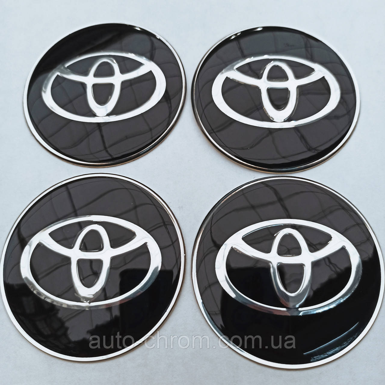 Наклейка опукла на ковпачок диска Toyota 65 мм чорна, фото 1