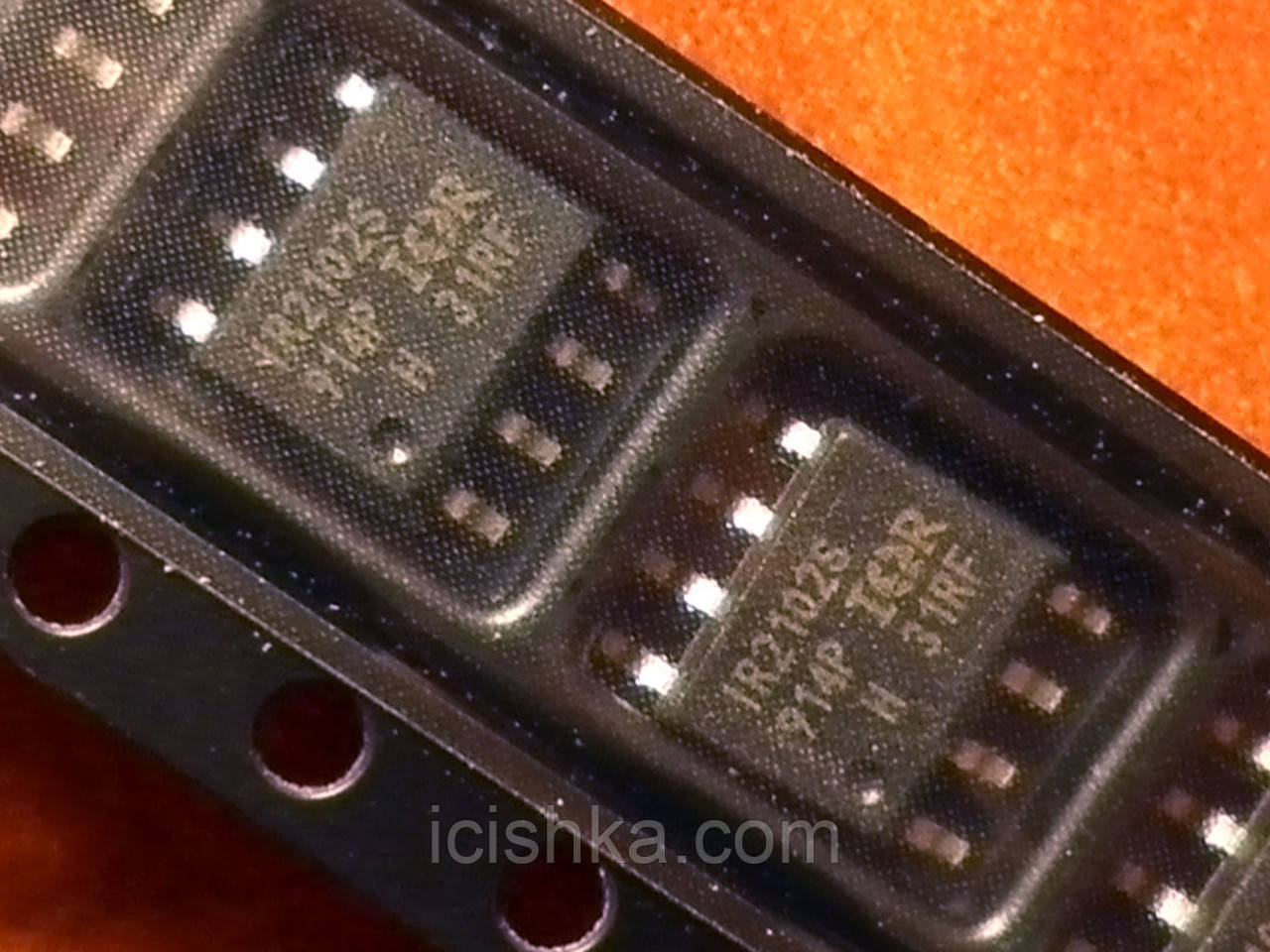 IR2102S SOP8 — інверсний Hi Lo Драйвер мосфетів верхнього та нижнього плеча