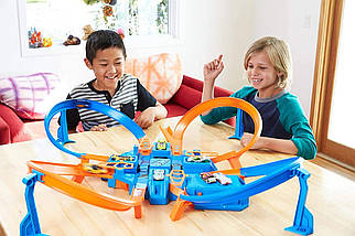 Моторизований трек "Небезпечний перехрестя" Hot Wheels Criss Cross Crash Motorized Track DTN42, фото 2