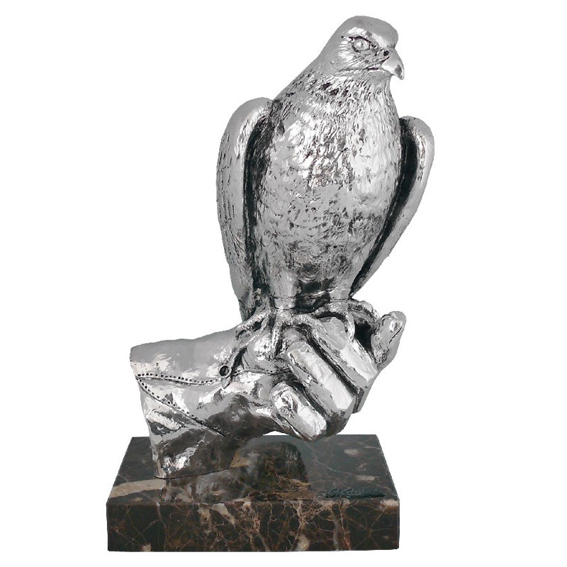 Скульптура из керамики посеребренная «Сокол на руке» Anglada, 17x13x31 см - фото 1 - id-p721018571