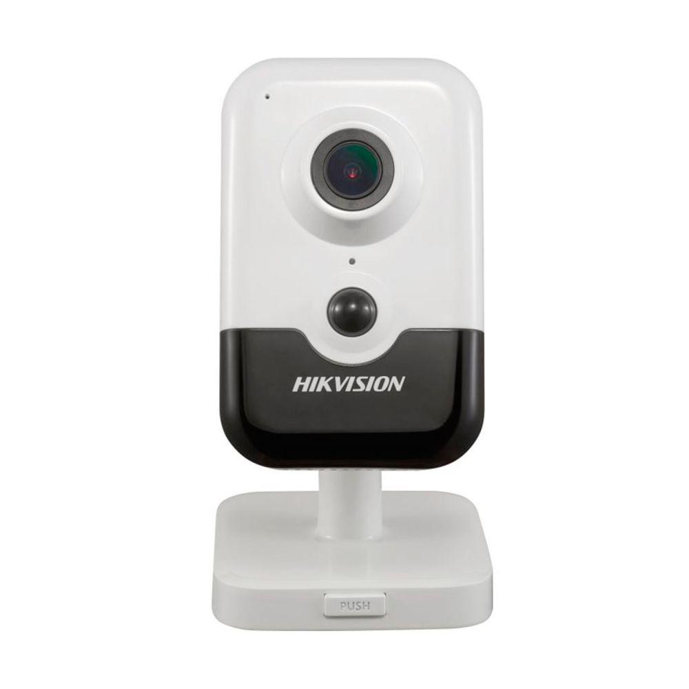 2 Мп IP відеокамера Hikvision c Wi-Fi DS-2CD2421G0-IW(W) (2.8 мм)