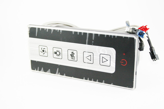 Пульт, Блок управління вбудована в стійку душової кабіни.