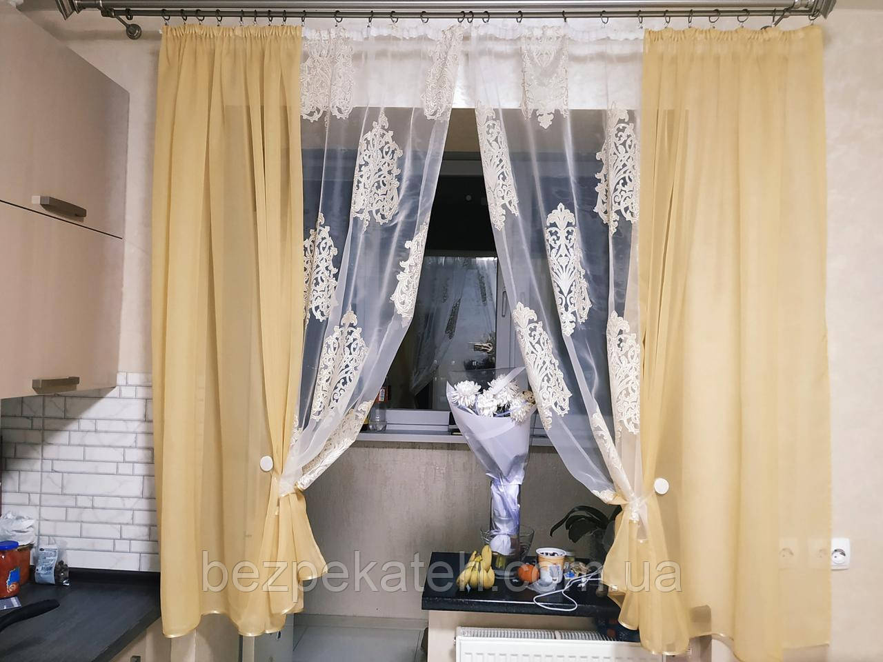 Комплект штор. Готові штори на кухню. Готова тюль на кухню. Коротка тюль. Кухонна тюль. Занавіски на кухню