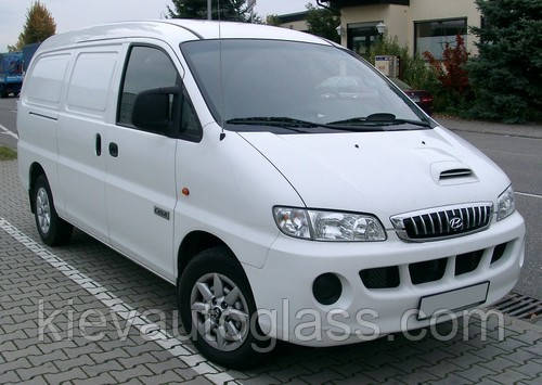 Лобове скло на HYUNDAI H200 1997-06 г.
