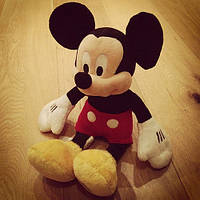 М'яка іграшка Діснева червона (Disney) Мікі Маус Mini Bean Bag — 9" — 22 см