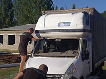 Производство и замена лобового стекла триплекс на автомобиле Renault Master 3 в Никополе (Украина). 4