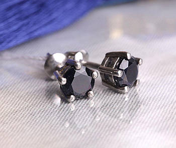 Серьги серебряные, родированые с фионитами.