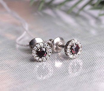 Серьги серебряные, родированые с фионитами.