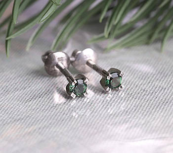 Серьги серебряные, родированые с фионитами.