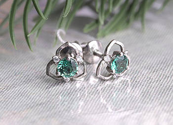 Серьги серебряные, родированые с фионитами.