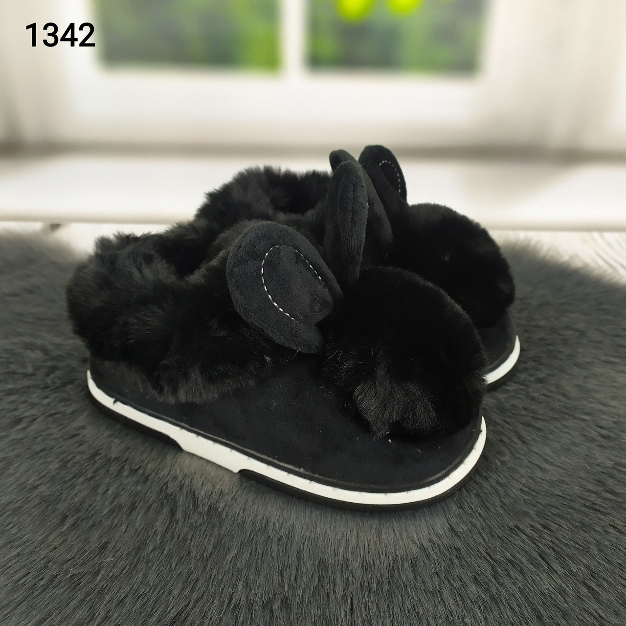 Тапочки дитячі теплі з великим хутряним помпоном і вушками без задника