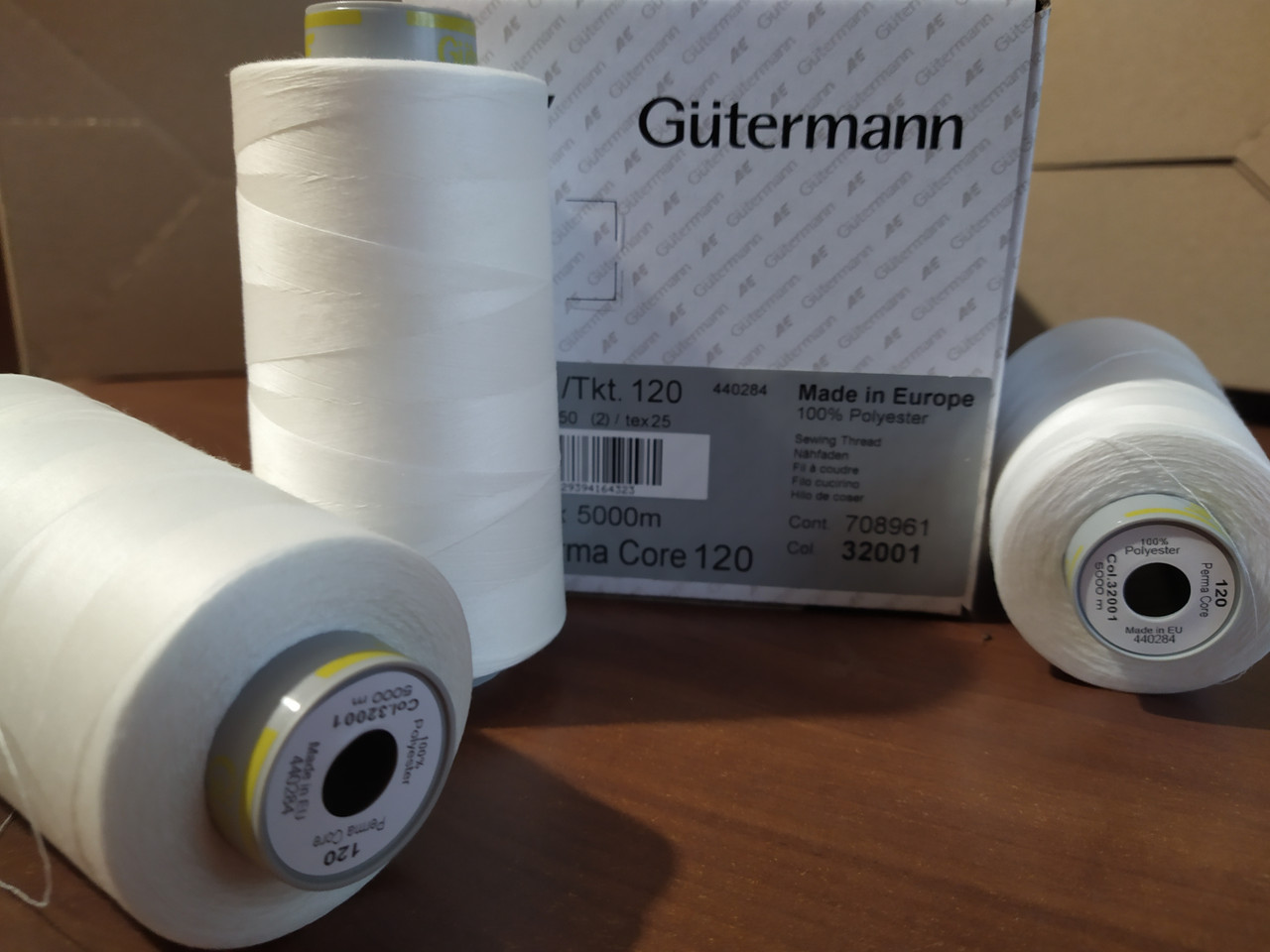 Нитки армированные GUTERMANN A&E Perma Core № 120 5000м бело молочный (32001) - фото 10 - id-p1316379038