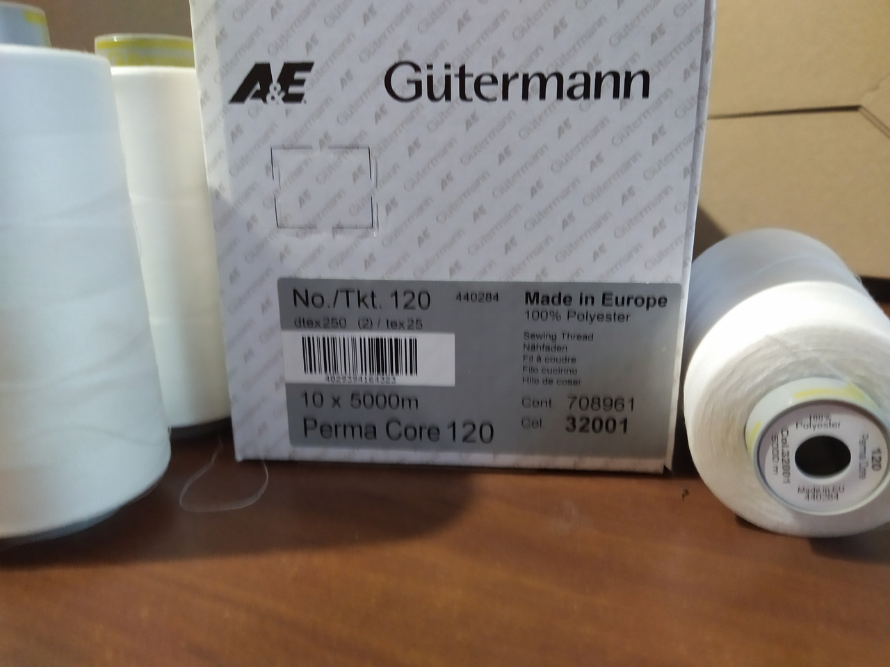 Нитки армированные GUTERMANN A&E Perma Core № 120 5000м бело молочный (32001) - фото 2 - id-p1316379038