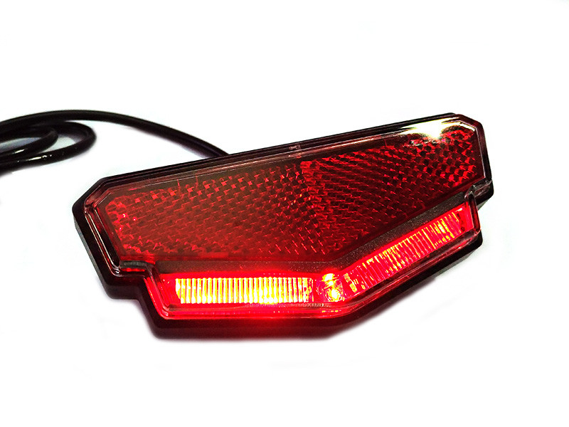 Фара задня світлодіодна з відбивачем 36 вольтів, фото 1