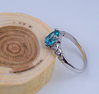 Кольцо серебряное с голубым кварцем и циркониями 925 пробы арт. 00419