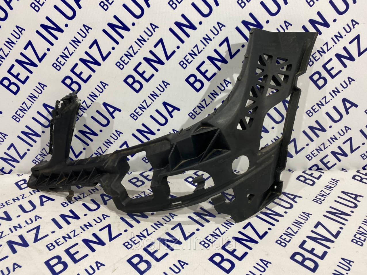 Опорний кронштейн переднього бампера зліва Mercedes W204, S204 A2048850765