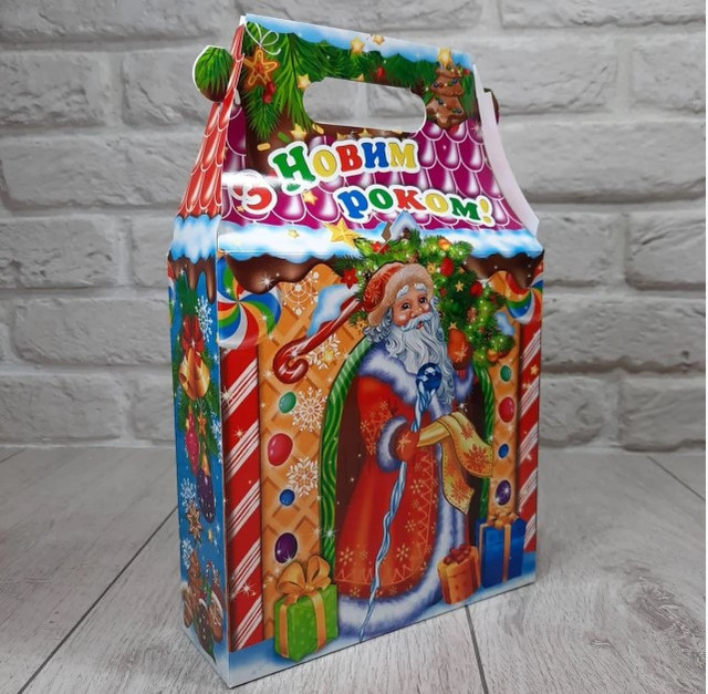 Новорічна упаковка для цукерок і подарунків